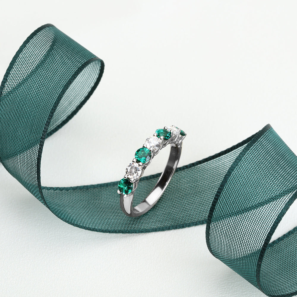 
                  
                    LIVE DIAMOND WOMEN'S RING LD06058009
                  
                