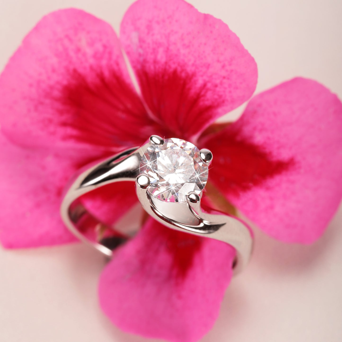 LIVE DIAMOND WOMEN'S RING LD07003010I