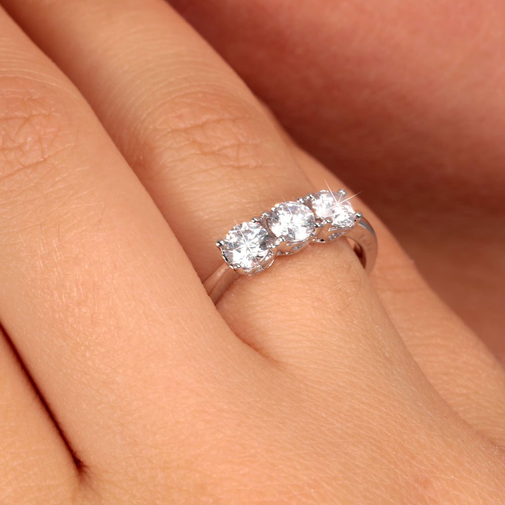 
                  
                    LIVE DIAMOND WOMEN'S RING LD09005020I
                  
                