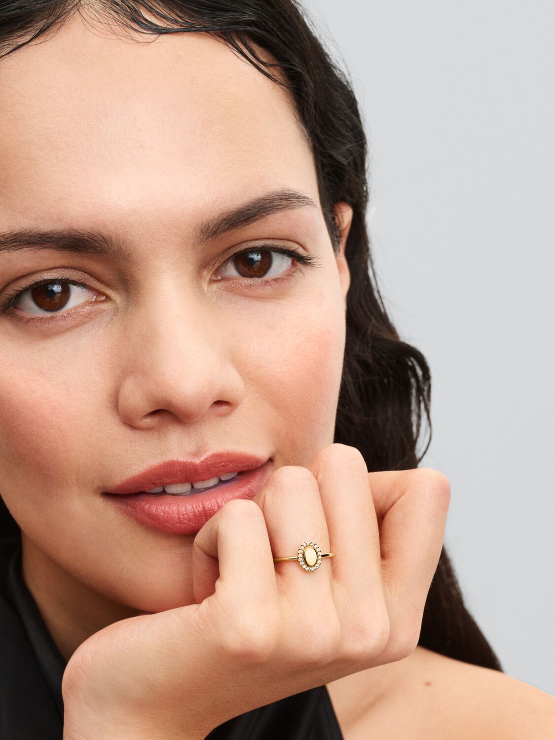 Pandora Oval and Pavé Ring to be Engraved 163800C01