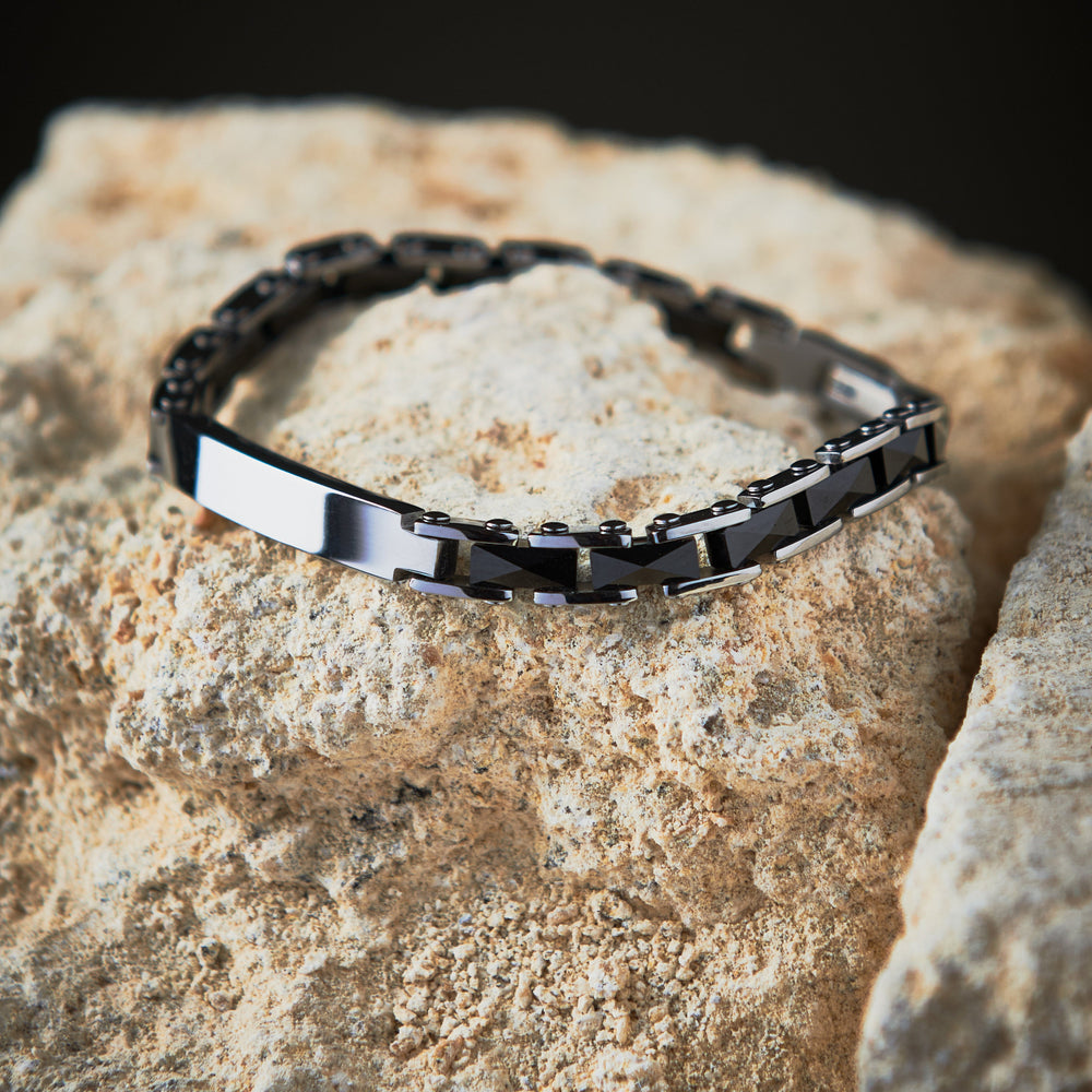 
                  
                    SECTOR CERAMIC MEN'S BRACELET SAFR35
                  
                