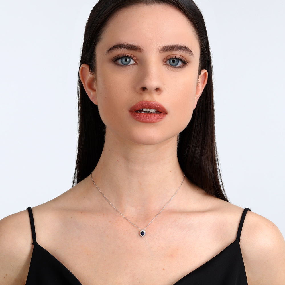 
                  
                    LIVE DIAMOND CLASSIC GEM STONE WOMEN'S NECKLACE LDW050156
                  
                