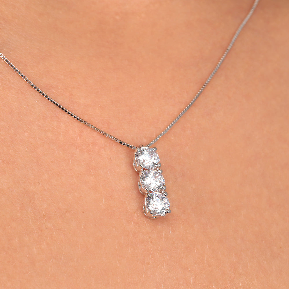 
                  
                    LIVE DIAMOND WOMEN'S NECKLACE LD12010I
                  
                