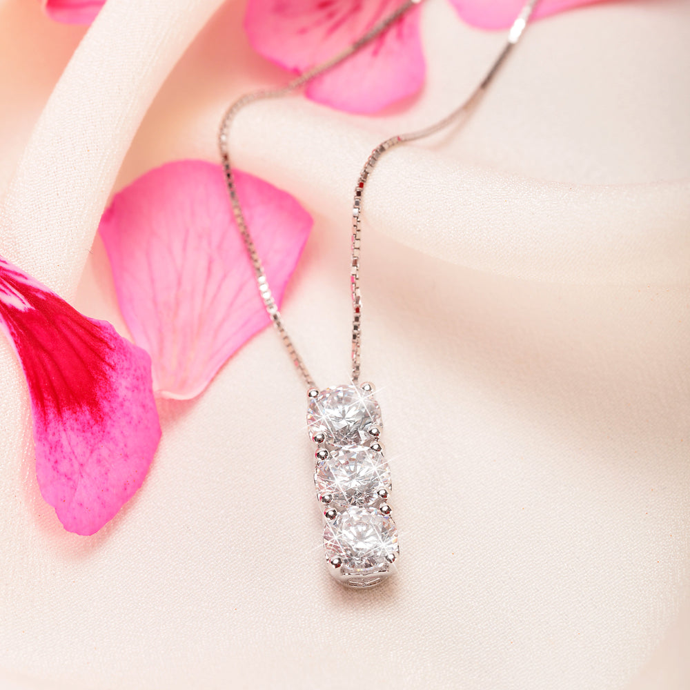 
                  
                    LIVE DIAMOND WOMEN'S NECKLACE LD12010I
                  
                