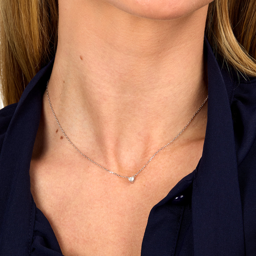 
                  
                    WOMEN'S LIVE DIAMOND CLASSIC DIAMOND NECKLACE LDW015225
                  
                