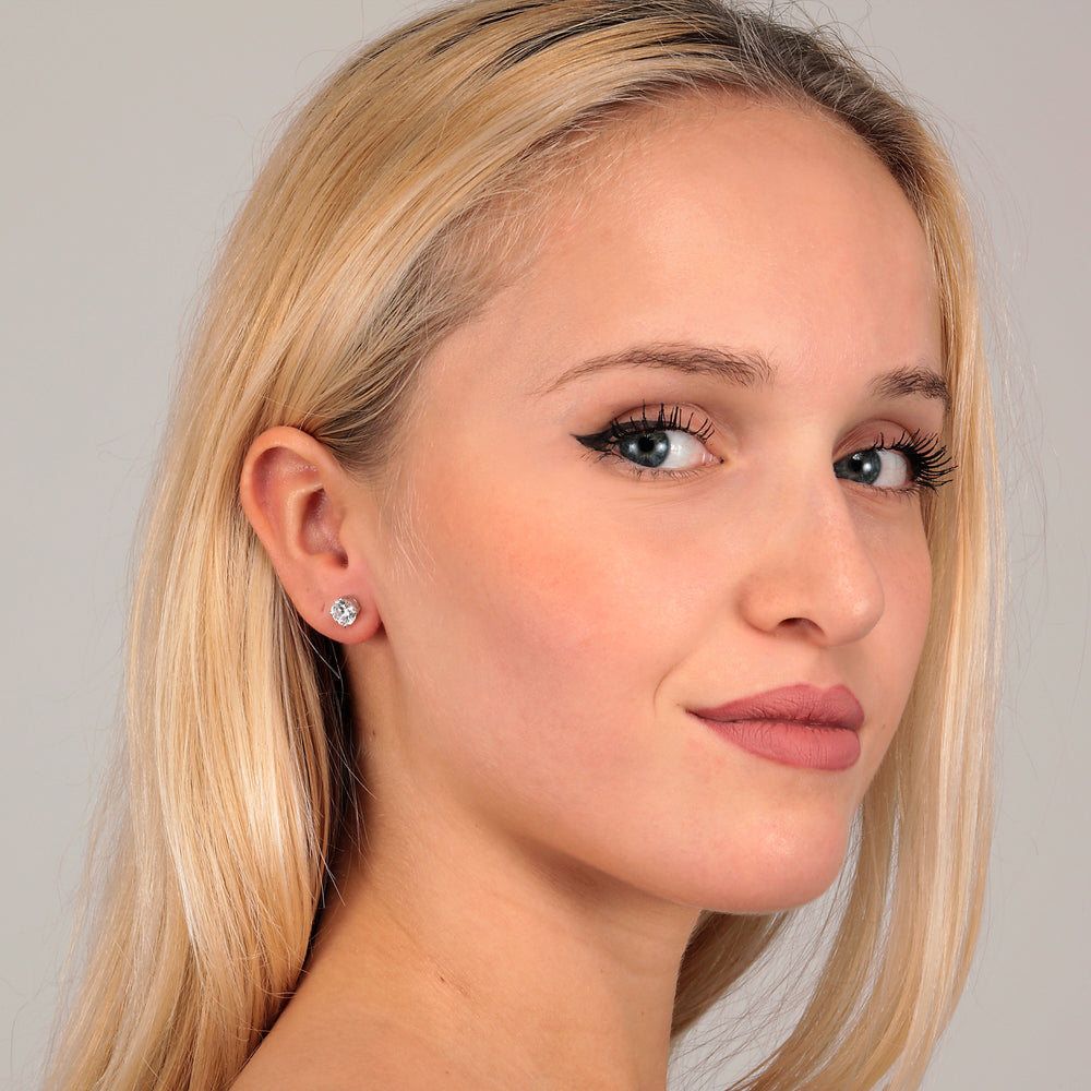 
                  
                    LIVE DIAMOND WOMEN'S EARRINGS LD20002I
                  
                