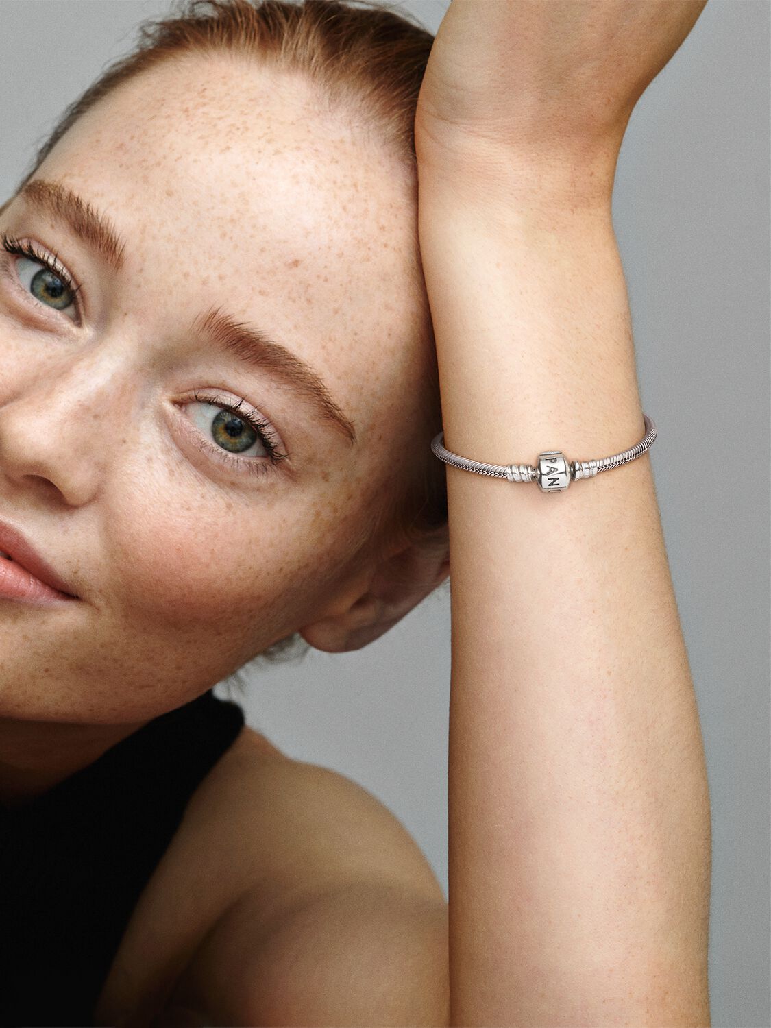 Pandora Moments Barrel Clasp Bracelet 590702HV