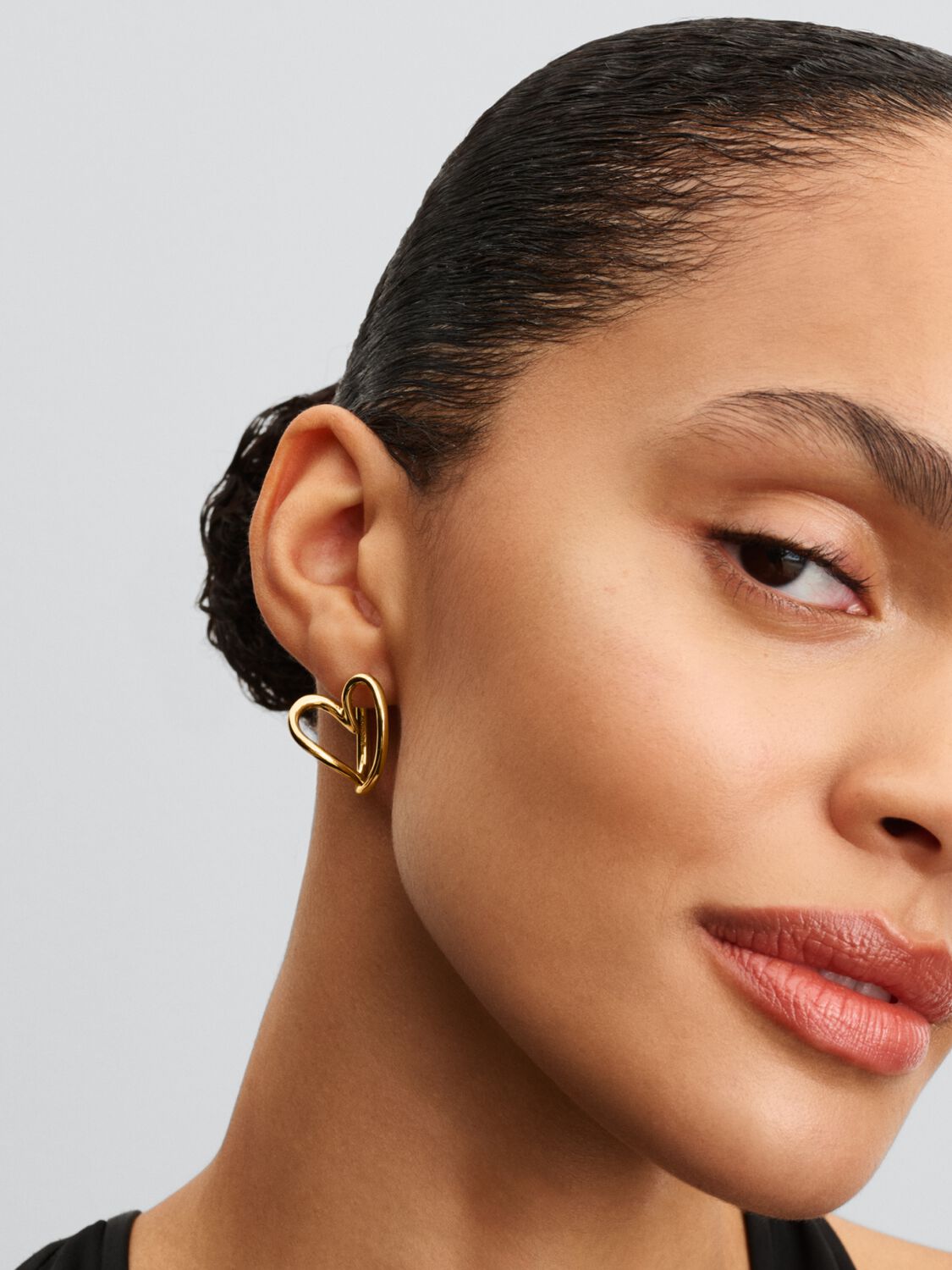 Pandora Sinuous Line Heart Earrings 263807C00