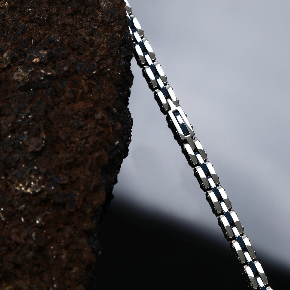 
                  
                    SECTOR CERAMIC MEN'S BRACELET SAFR54
                  
                